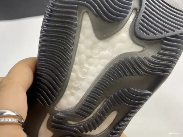 380 HYLTE GLOW ADIDAS FZ4990 YEEZY BOOST 0526